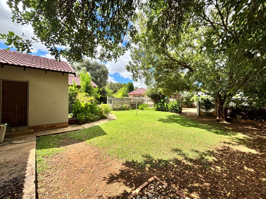 4 Bedroom Property for Sale in La Hoff North West